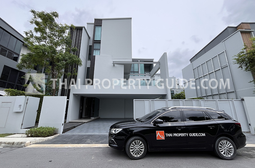 House with Private Pool in Krung Thep Kritha